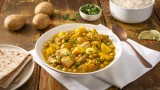 Slow Cooker Potato and Chicken Curry 